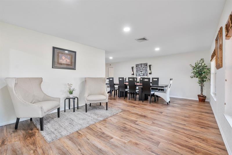 Image 23 of 55 For 11886 24th St