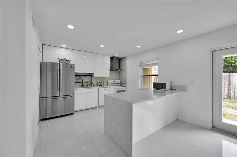 Details for 3028 69th Ct  3-f, Fort Lauderdale, FL 33309