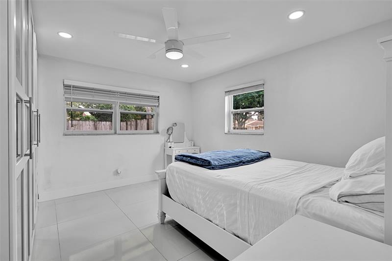 Image 10 of 20 For 3028 69th Ct  3-f