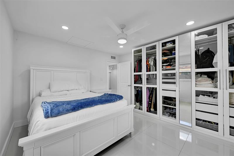 Image 11 of 20 For 3028 69th Ct  3-f