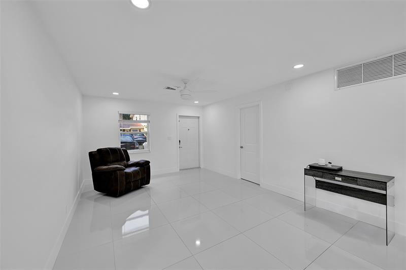 Image 4 of 20 For 3028 69th Ct  3-f