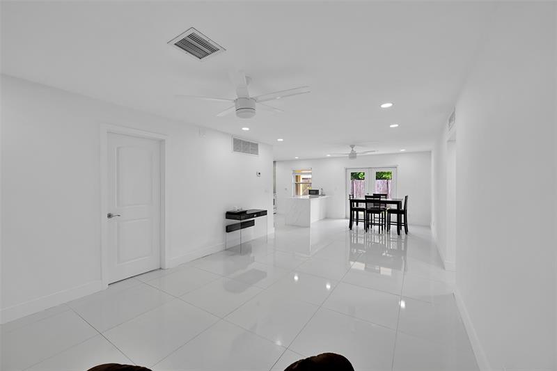 Image 5 of 20 For 3028 69th Ct  3-f