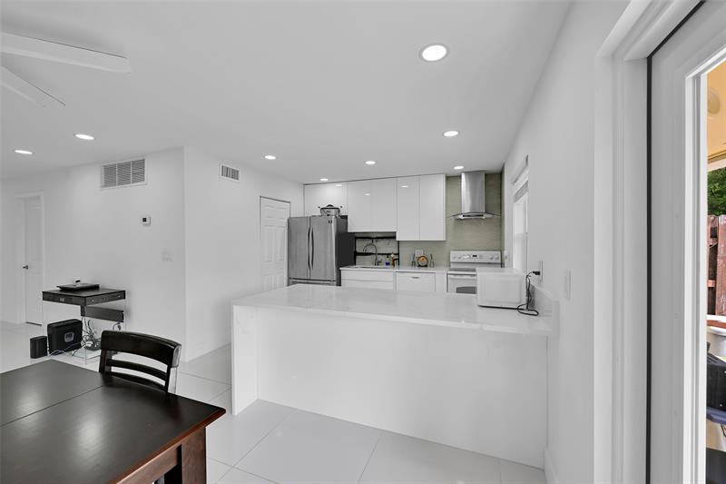 Image 9 of 20 For 3028 69th Ct  3-f