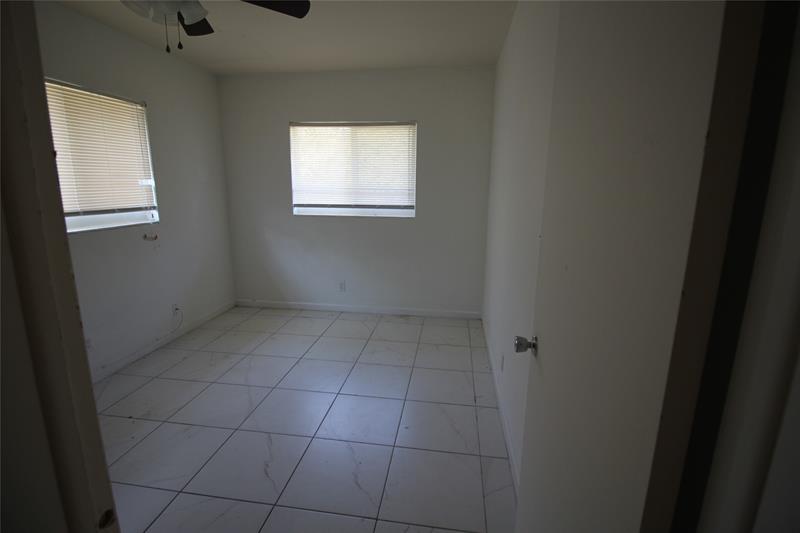 Image 23 of 25 For 123 17th St  