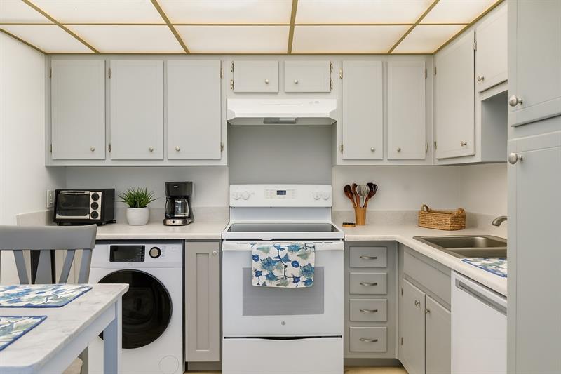 Image 3 of 25 For 6000 Ocean Blvd  15b