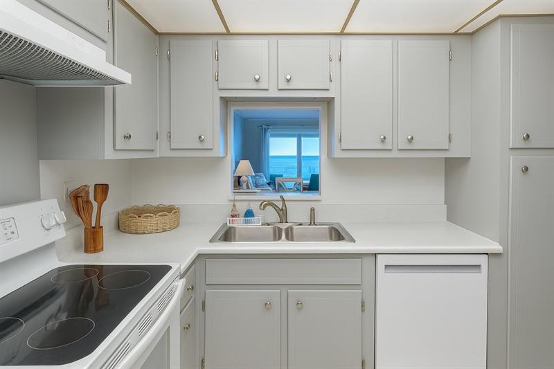 Image 4 of 25 For 6000 Ocean Blvd  15b