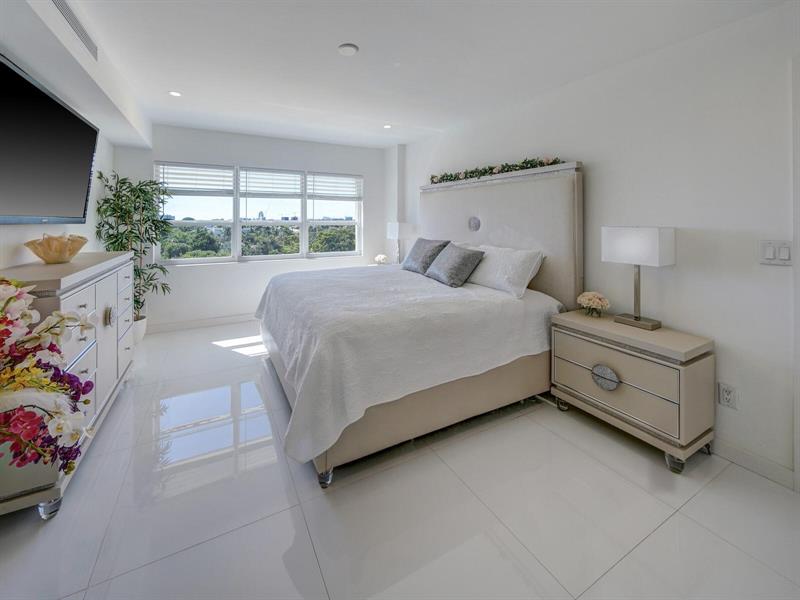 Image 10 of 29 For 2500 Las Olas Blvd  707