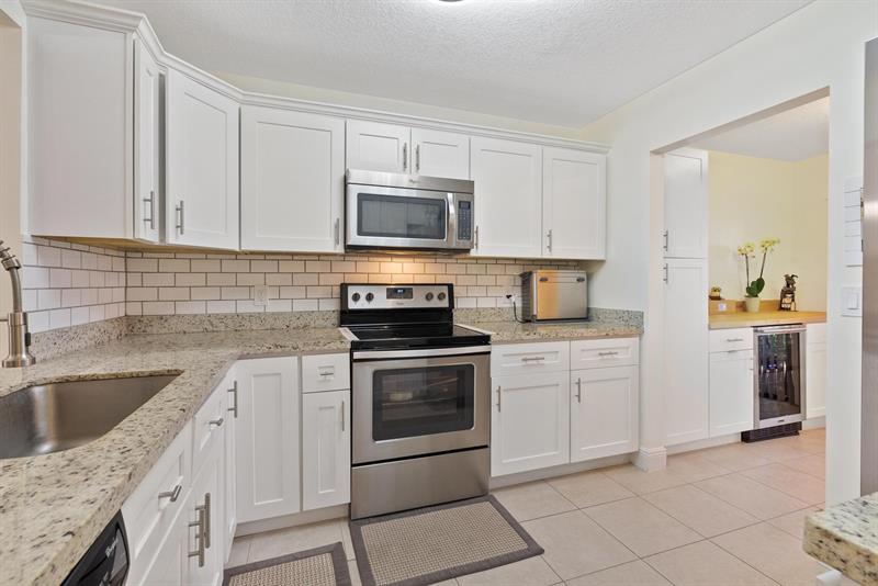 Image 10 of 42 For 6734 Bridlewood Ct  6734