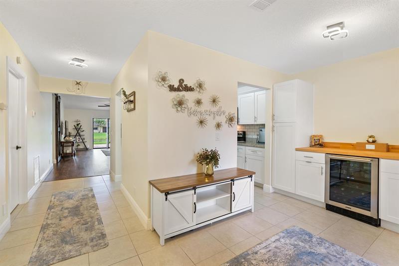 Image 14 of 42 For 6734 Bridlewood Ct  6734
