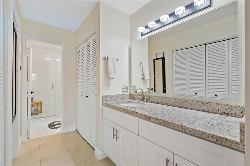 Image 19 of 42 For 6734 Bridlewood Ct  6734