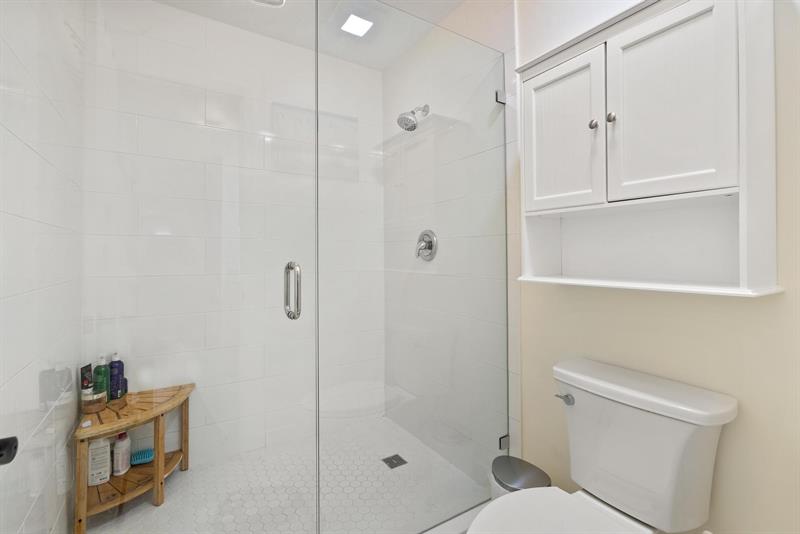 Image 20 of 42 For 6734 Bridlewood Ct  6734