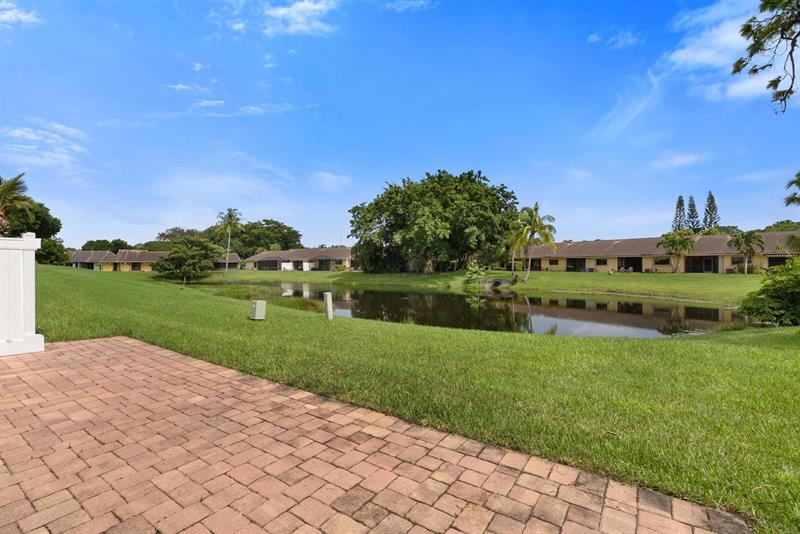 Image 27 of 42 For 6734 Bridlewood Ct  6734