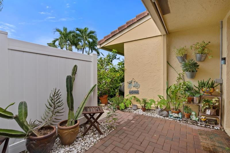 Image 29 of 42 For 6734 Bridlewood Ct  6734