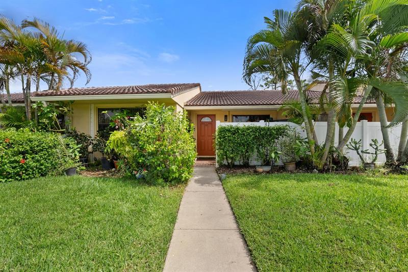 Image 30 of 42 For 6734 Bridlewood Ct  6734