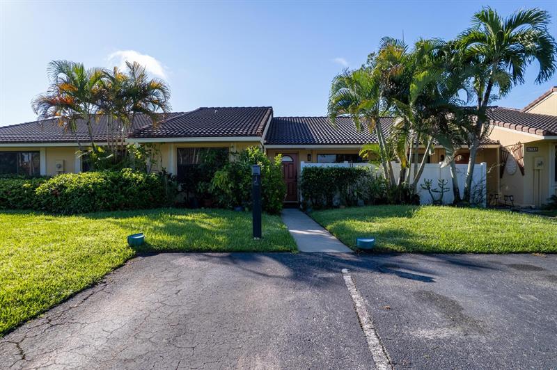 Image 31 of 42 For 6734 Bridlewood Ct  6734