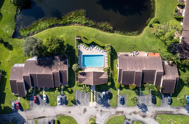 Image 36 of 42 For 6734 Bridlewood Ct  6734