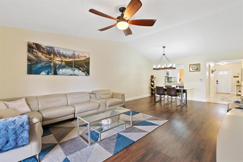 Image 6 of 42 For 6734 Bridlewood Ct  6734
