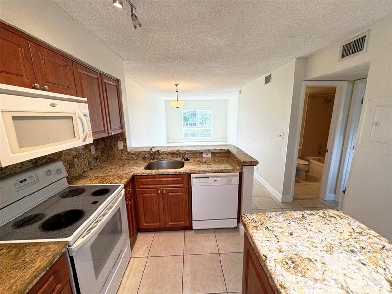 Image 12 of 18 For 2108 Cypress Bend Dr  309