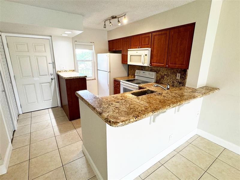 Image 4 of 18 For 2108 Cypress Bend Dr  309