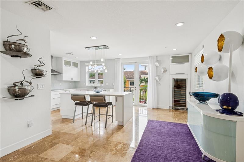 Image 11 of 36 For 63 Isle Of Venice Dr  63