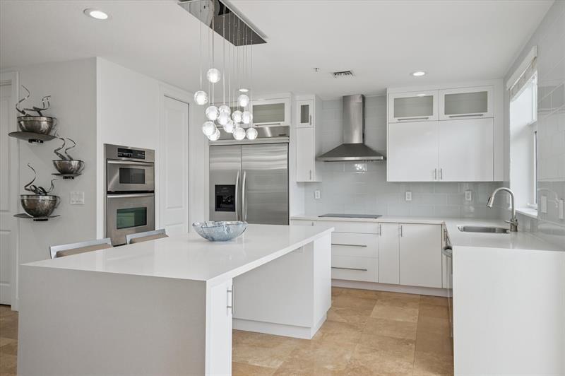 Image 12 of 36 For 63 Isle Of Venice Dr  63