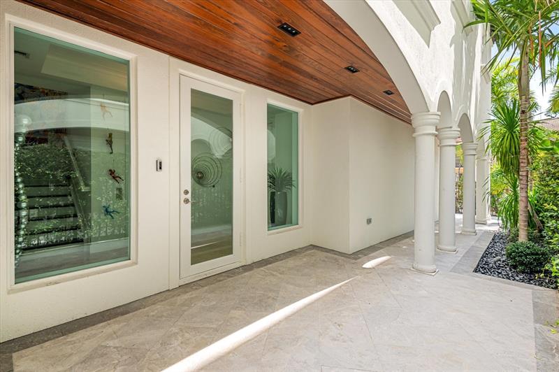 Image 3 of 36 For 63 Isle Of Venice Dr  63
