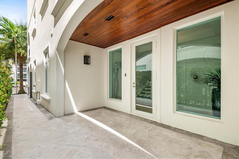 Image 34 of 36 For 63 Isle Of Venice Dr  63
