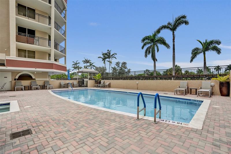 Image 64 of 78 For 2001 Ocean Blvd  1005