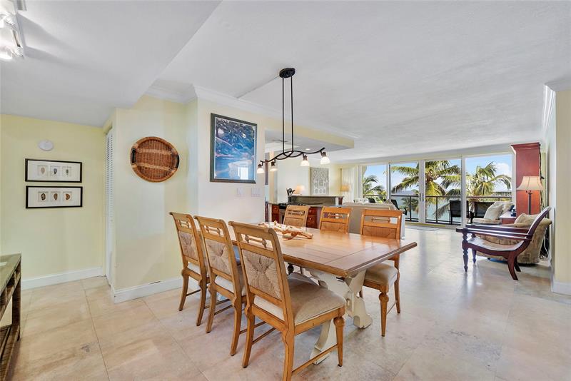 Image 11 of 60 For 2080 Hillsboro Blvd  407