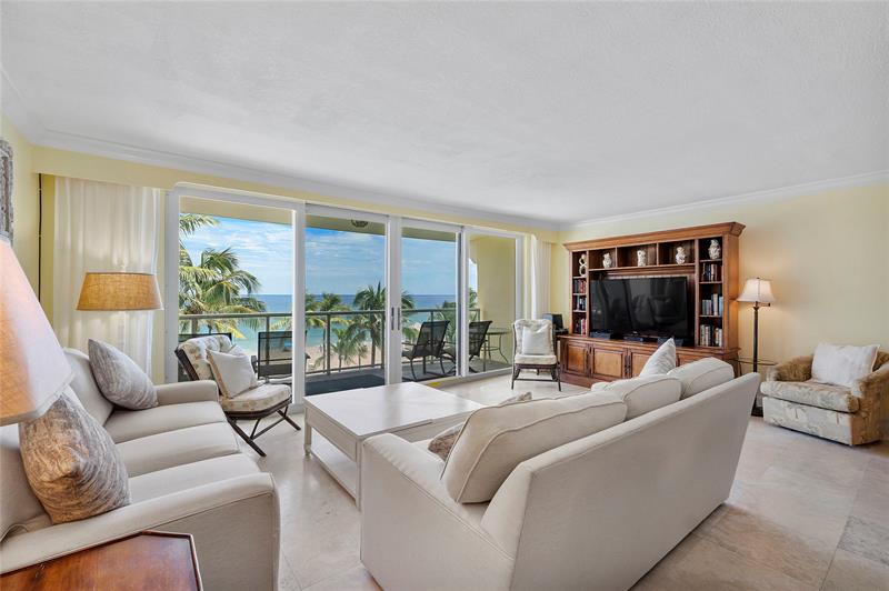 Image 14 of 60 For 2080 Hillsboro Blvd  407