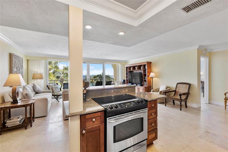Image 18 of 60 For 2080 Hillsboro Blvd  407