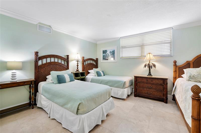 Image 43 of 60 For 2080 Hillsboro Blvd  407