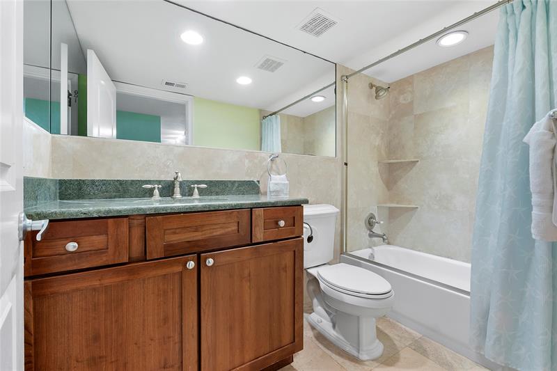 Image 45 of 60 For 2080 Hillsboro Blvd  407