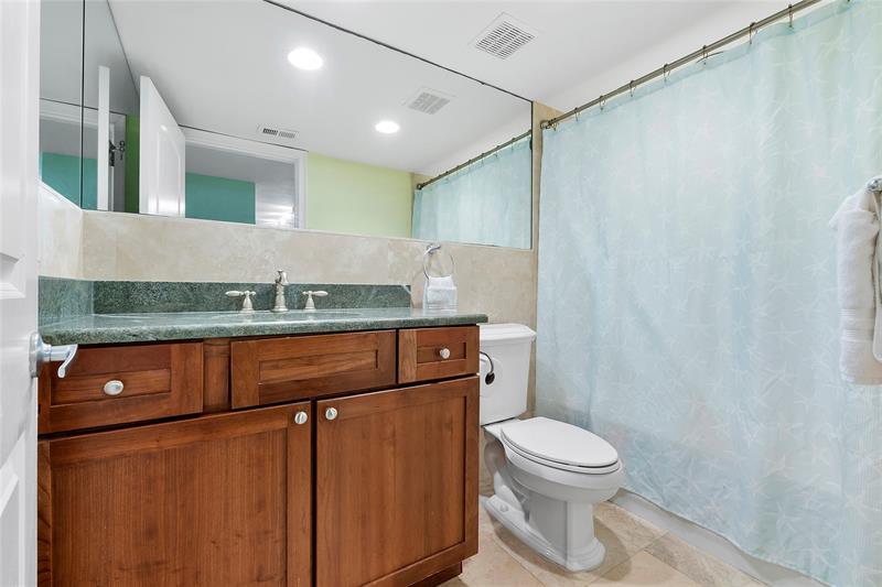 Image 46 of 60 For 2080 Hillsboro Blvd  407