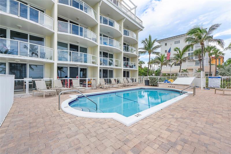 Image 49 of 60 For 2080 Hillsboro Blvd  407