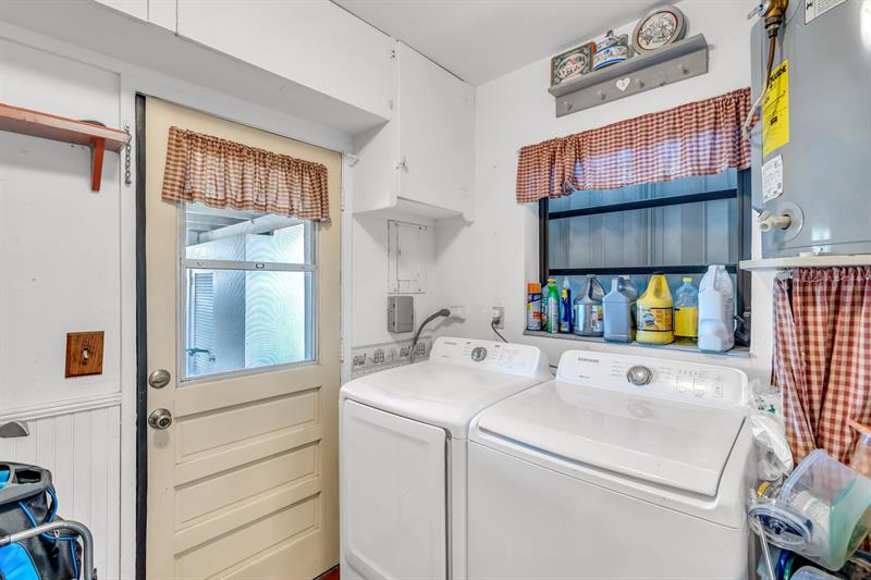 Image 21 of 27 For 1931 27th St