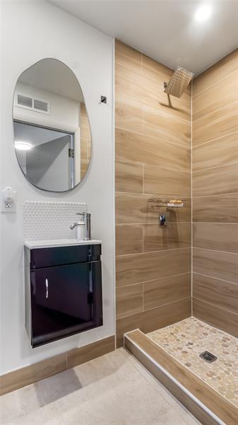 Image 20 of 51 For 7609 40th St