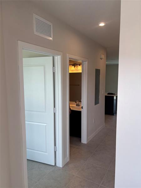 Image 4 of 23 For 1022 Nw 6 Terrace