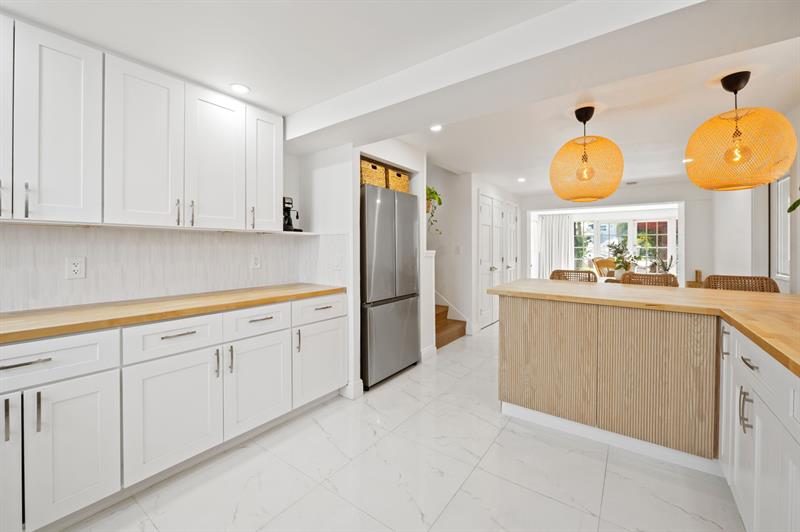 Image 18 of 56 For 2454 Tortugas Ln