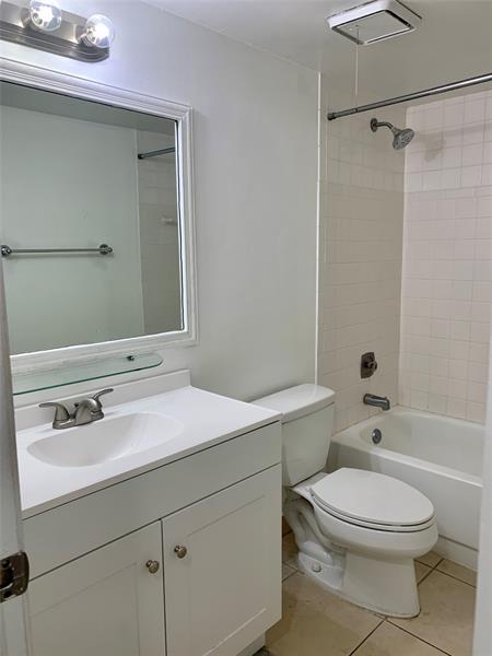 Image 15 of 18 For 103 Gardens Dr  202