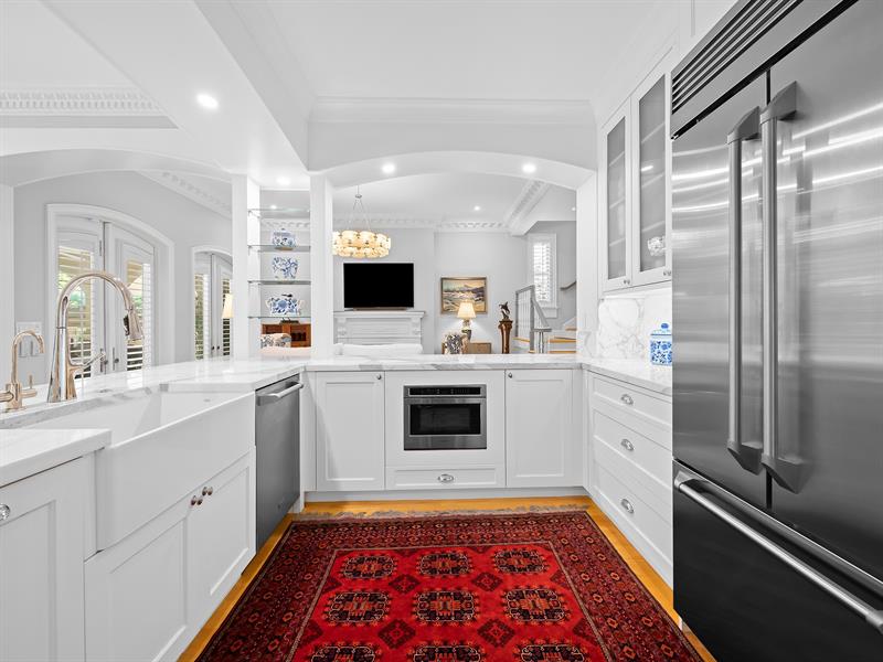 Image 15 of 52 For 525 Victoria Park Rd