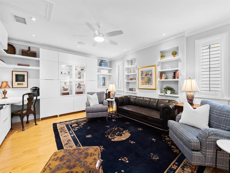 Image 18 of 52 For 525 Victoria Park Rd