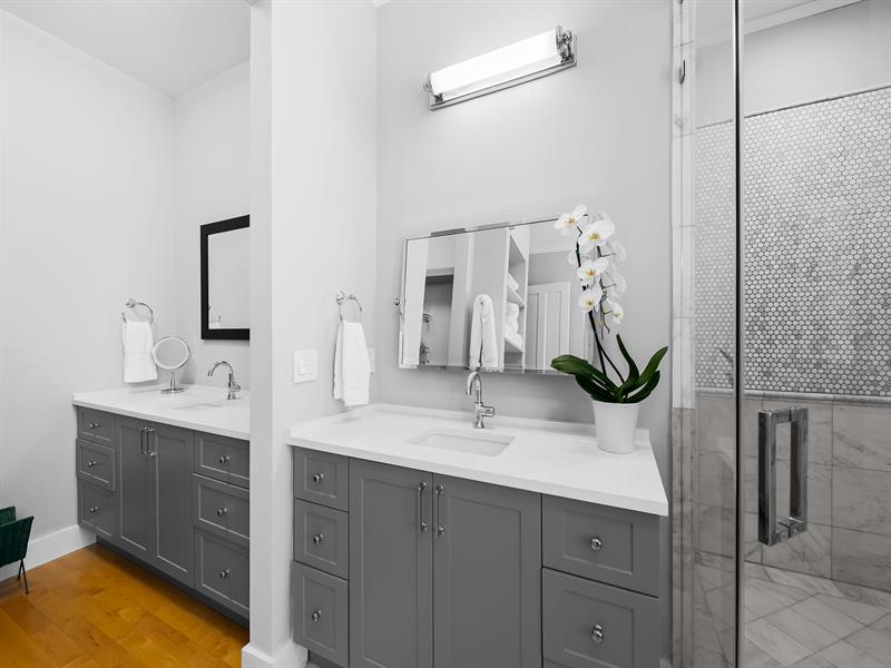 Image 25 of 52 For 525 Victoria Park Rd