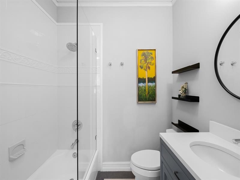 Image 32 of 52 For 525 Victoria Park Rd