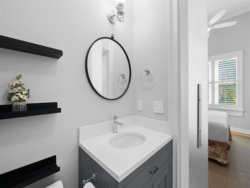 Image 33 of 52 For 525 Victoria Park Rd