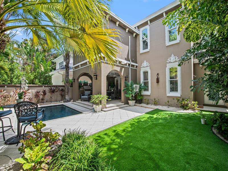 Image 40 of 52 For 525 Victoria Park Rd