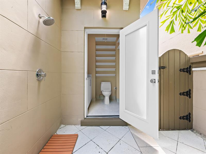 Image 46 of 52 For 525 Victoria Park Rd