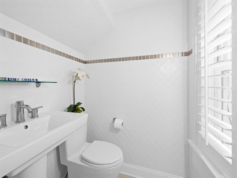 Image 49 of 52 For 525 Victoria Park Rd