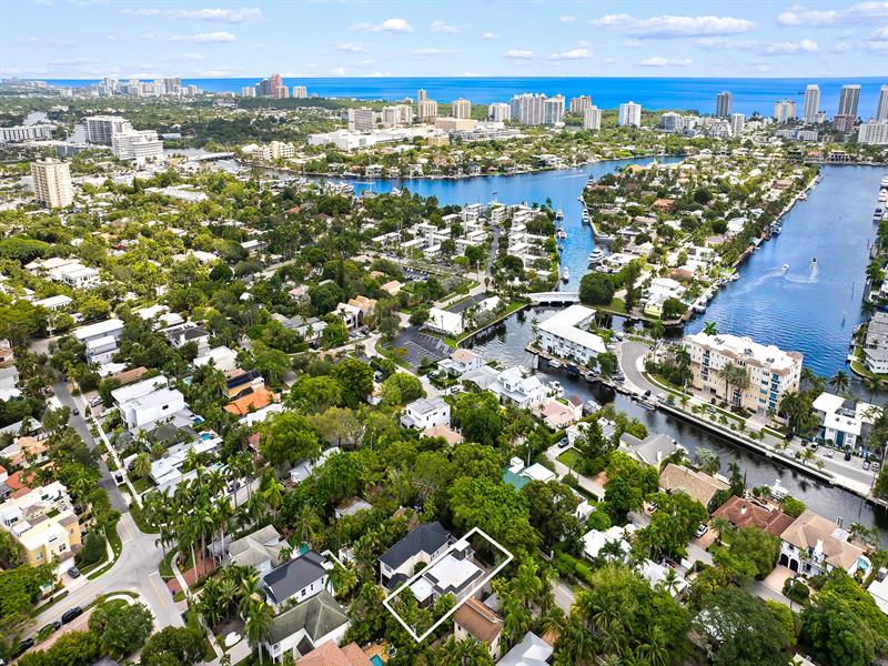 Image 50 of 52 For 525 Victoria Park Rd