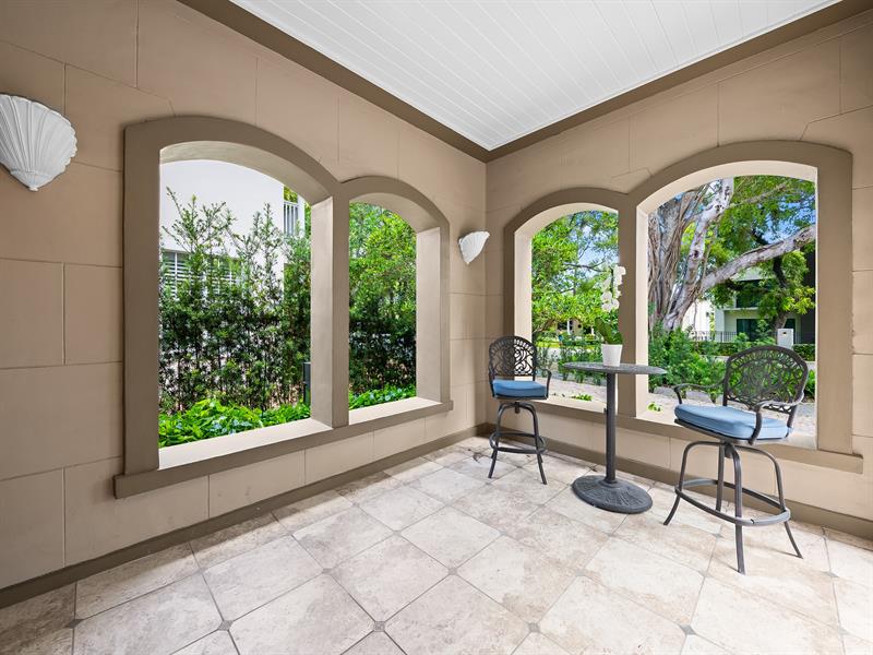 Image 6 of 52 For 525 Victoria Park Rd